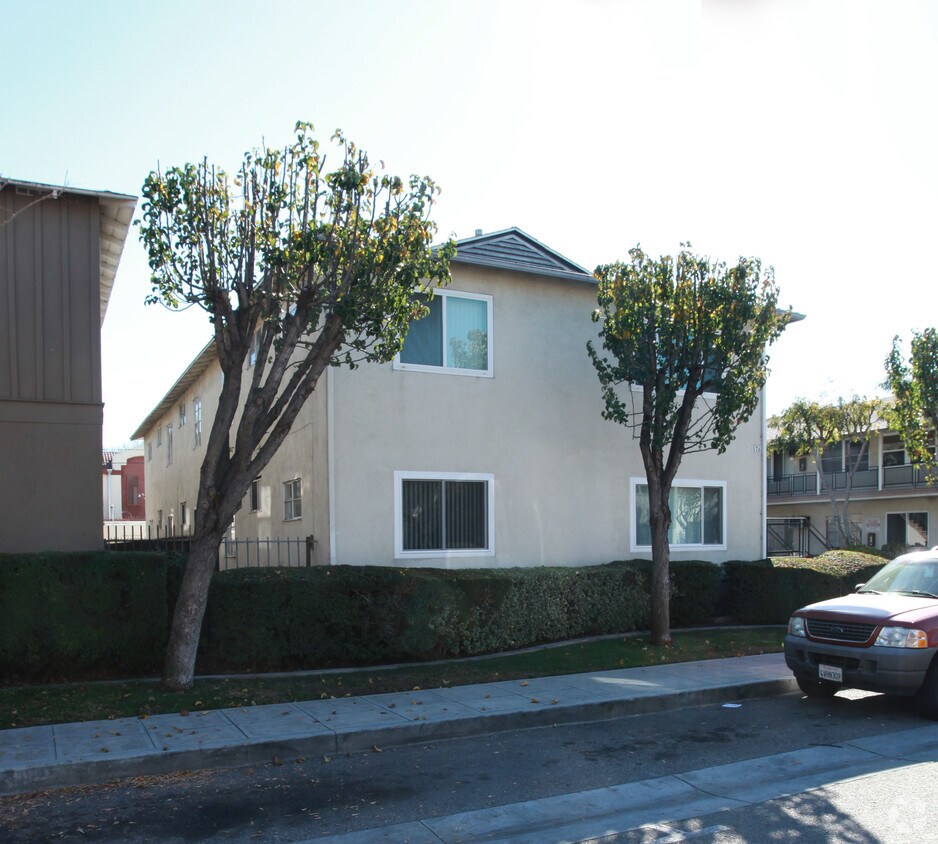 Foto del edificio - 176 W Elmwood Ave