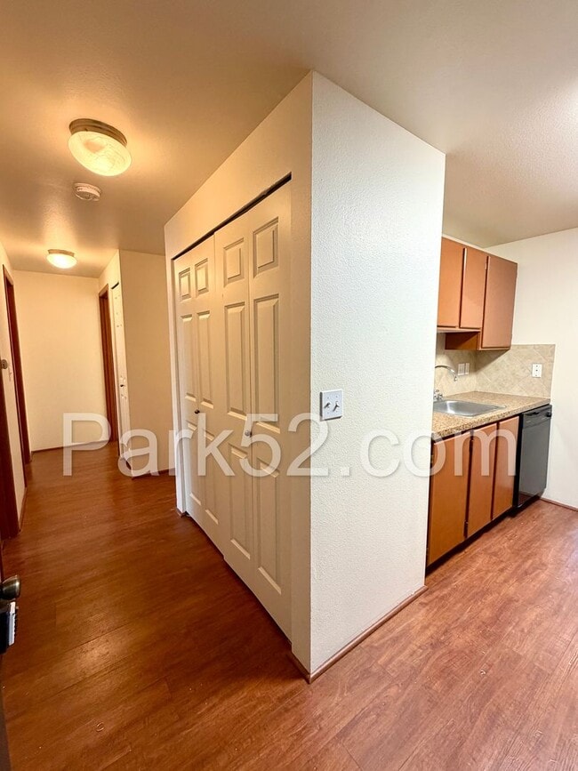 Building Photo - $250 Off First Full Month's Rent! Puyallup Area 2 Bedroom 2nd Floor Apartment