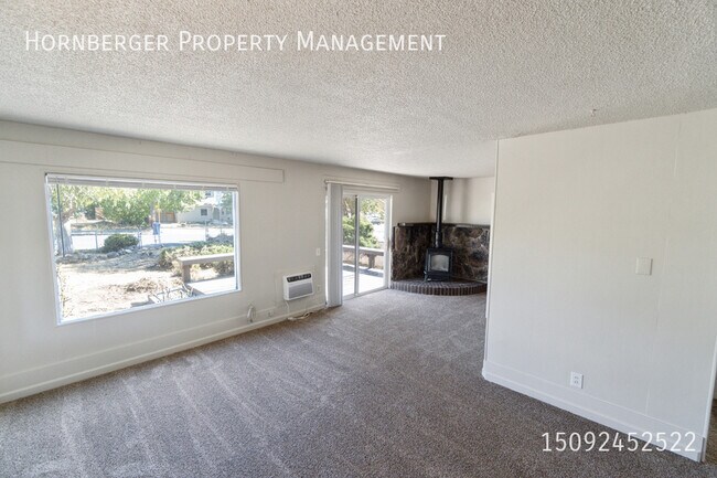 Building Photo - 726 E Euclid Ave