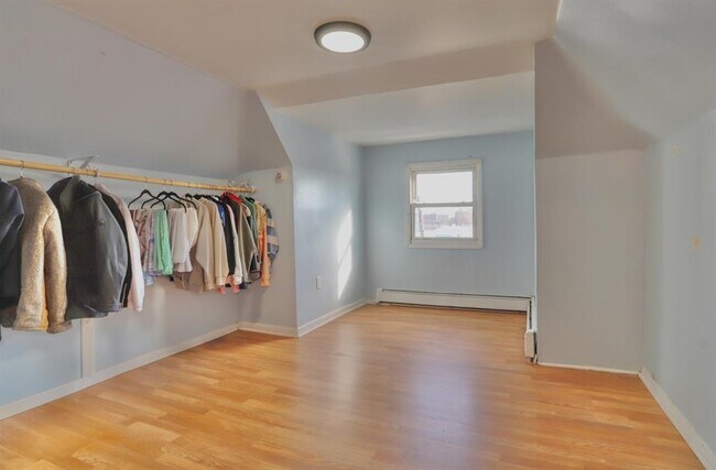 Building Photo - 5 Salter Pl