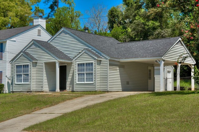Building Photo - 2213 Birnam Pl