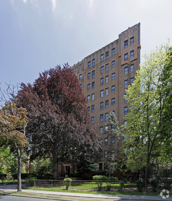 Building Photo - West Colonial Apartments