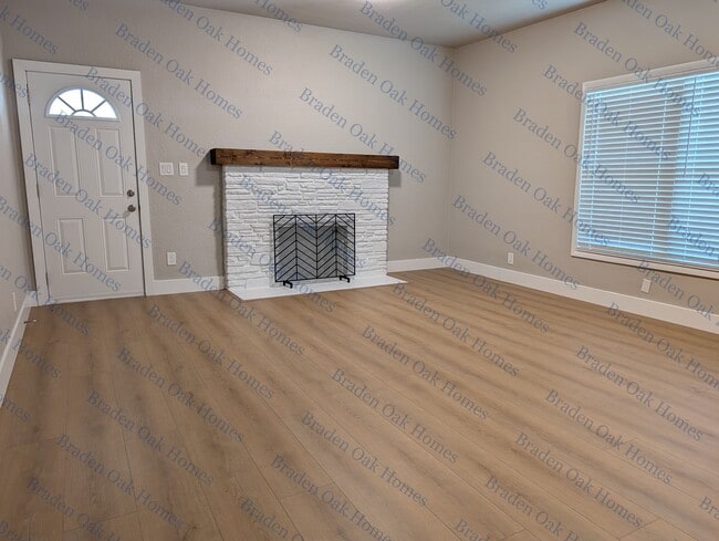Large living room - 2608 19th Ave W
