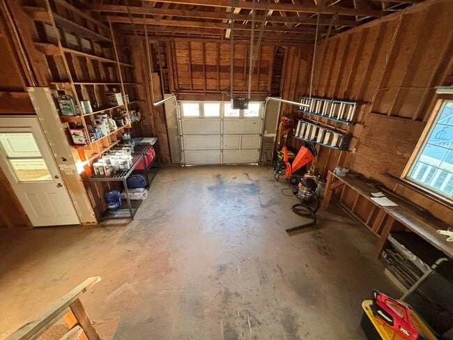 Building Photo - 3181 Hanson Hollow Rd