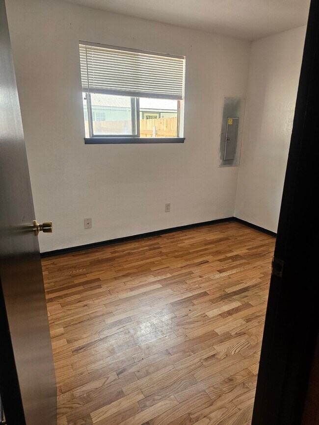 Foto del edificio - 1607 N Rd 32