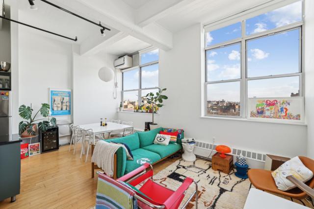 Foto principal - 2 bedroom in New York NY 11205