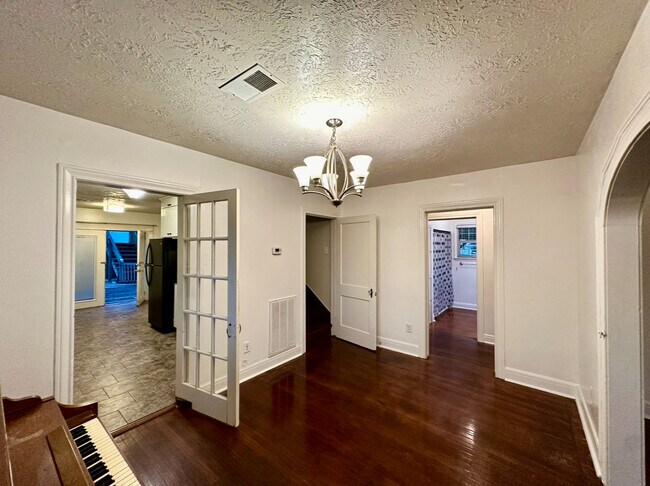 Foto del edificio - 212 W Hunnicutt Ave