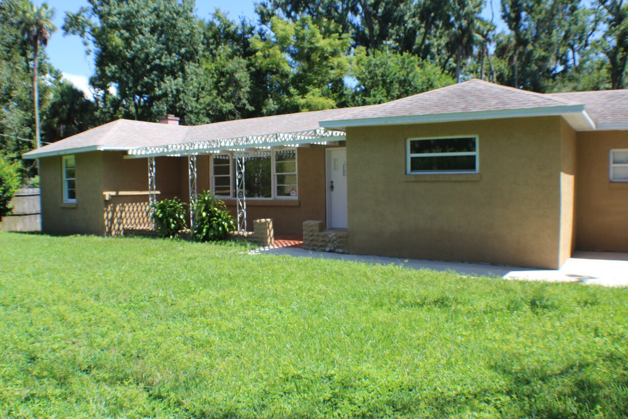 1349 Bellevue Ave, Daytona Beach, FL 32114 House Rental in Daytona