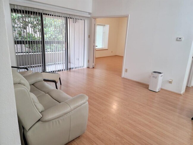 Foto del edificio - 2207 S Braeswood Blvd