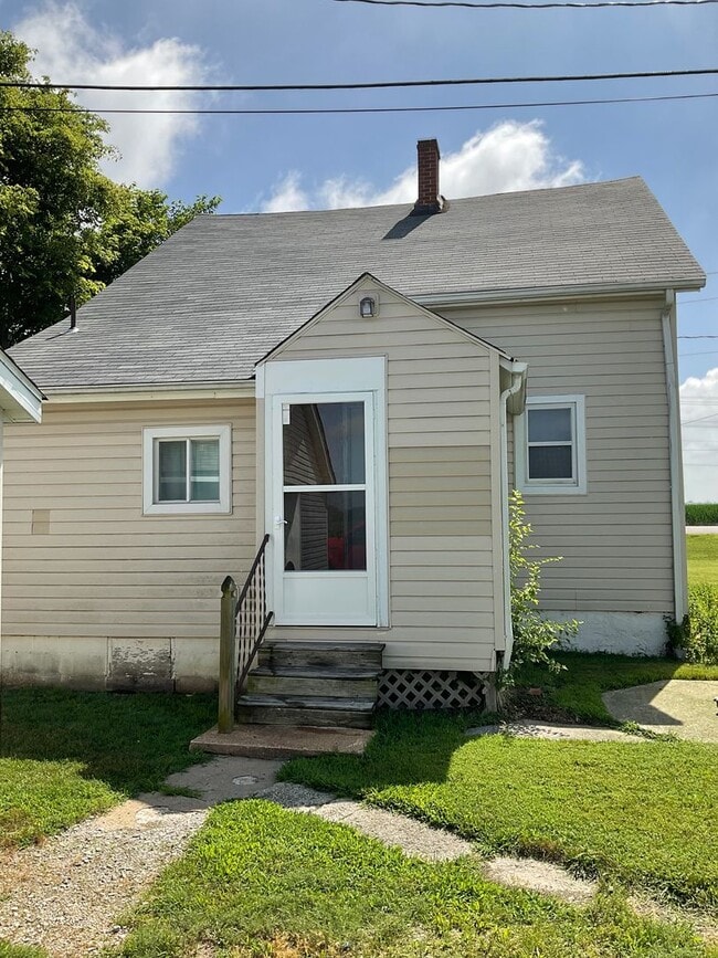 Building Photo - 1465 N 6th St
