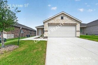 Building Photo - 1544 Elliott Rd