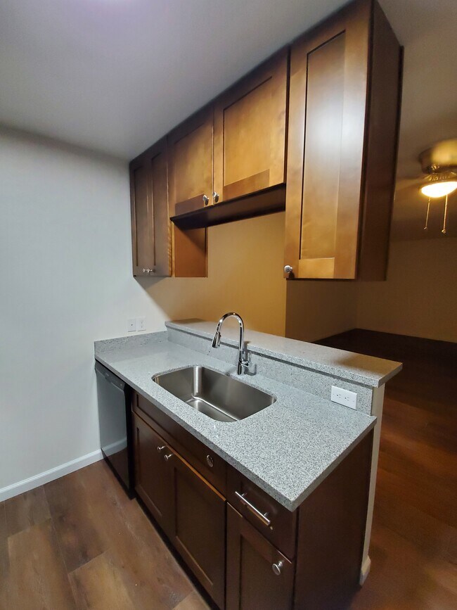 Foto del edificio - 5758 Walerga Rd