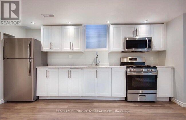 Building Photo - 165 Emick Dr