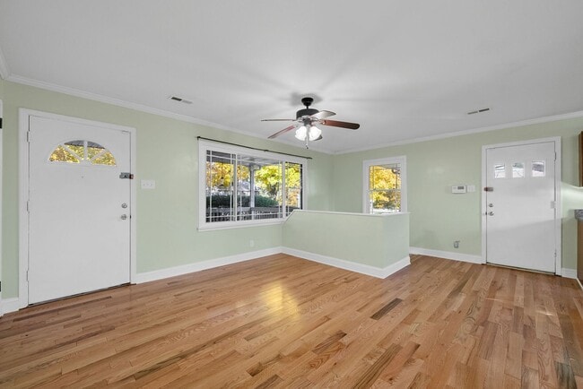 Foto del edificio - 2056 Lintwood Dr