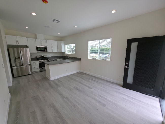 Foto del edificio - 18635 Knapp St