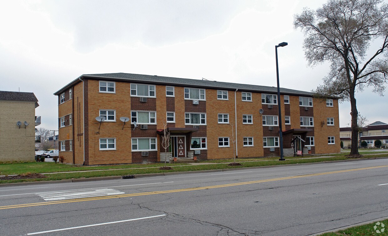 Primary Photo - 7859 S Rutherford Ave