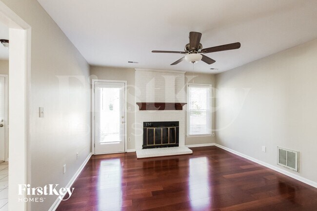 Foto del edificio - 11701 Charnwood Ct