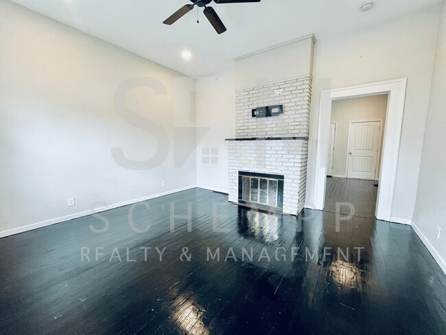 Foto del edificio - 1523 Christy Ave