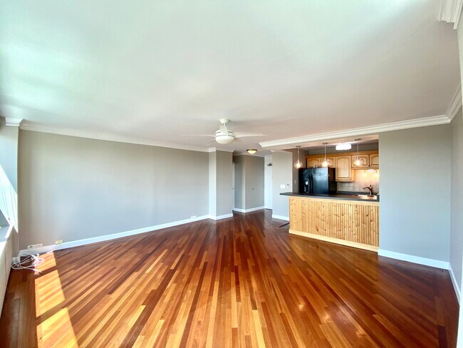 Foto del edificio - 1255 N Sandburg Ter