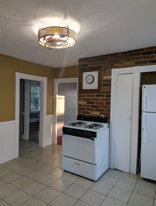 Building Photo - 313 Branch Ave