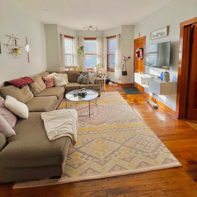 Foto del edificio - 2839 N Southport Ave