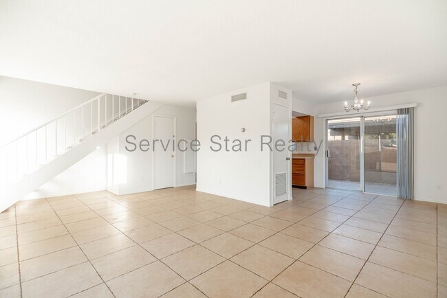 Building Photo - 1624 W Village Way