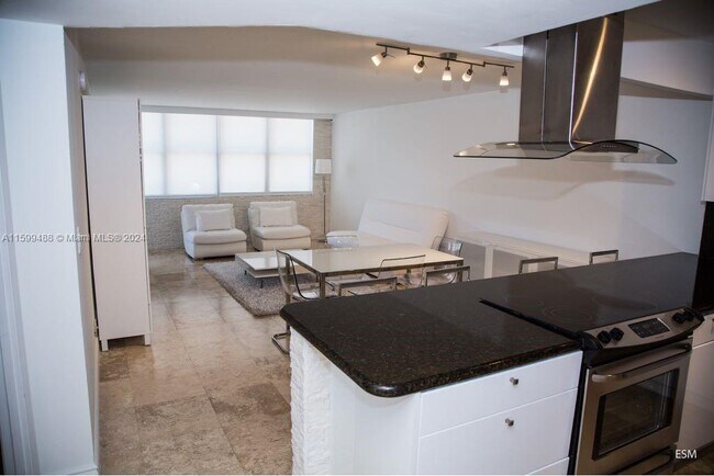 Foto del edificio - 6039 Collins Ave