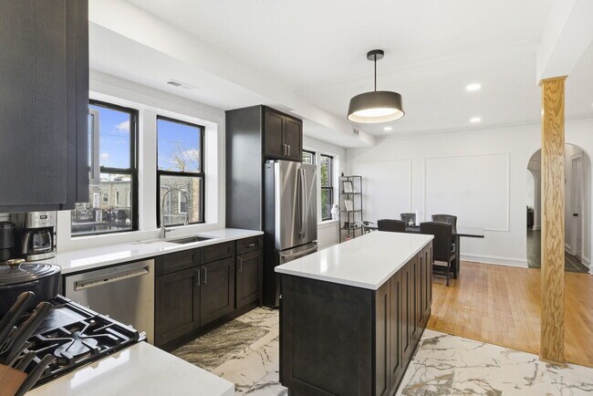 Foto del edificio - 3414 W Medill Ave