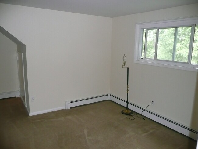 Building Photo - 505 Dinah Rd