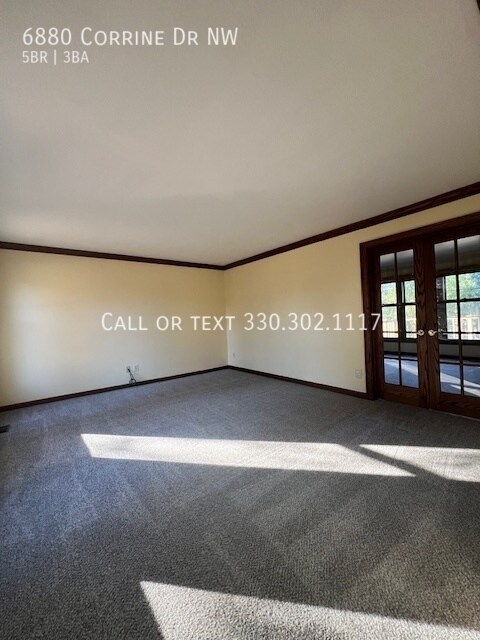 Building Photo - Incredible 5 bedroom home for rent in Gree...