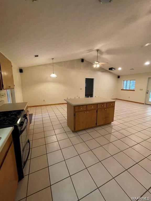 Building Photo - 944 Lindsey Rd