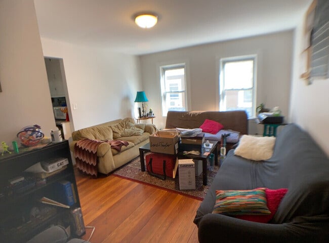 Building Photo - 197 College Ave