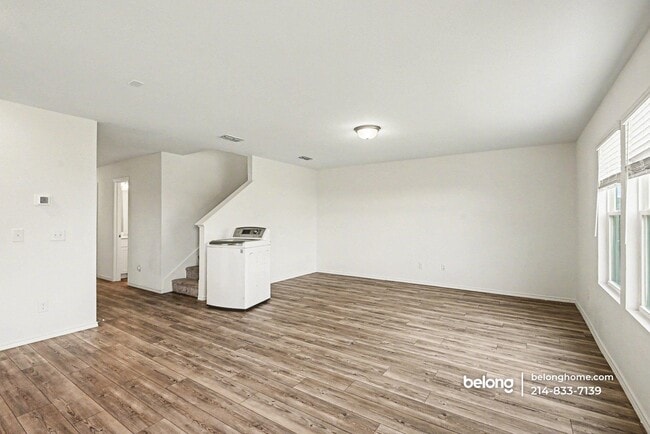 Foto del edificio - 1020 Valerian Dr