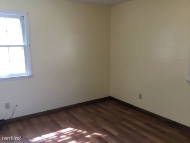Building Photo - 3 br, 2 bath House - 710 Chandler Ct