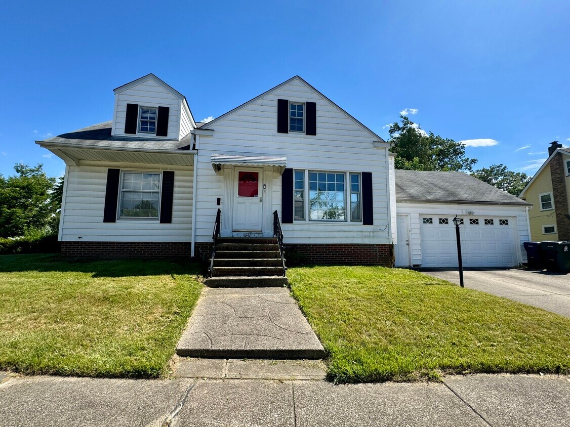 Foto principal - 3434 Silsby Rd