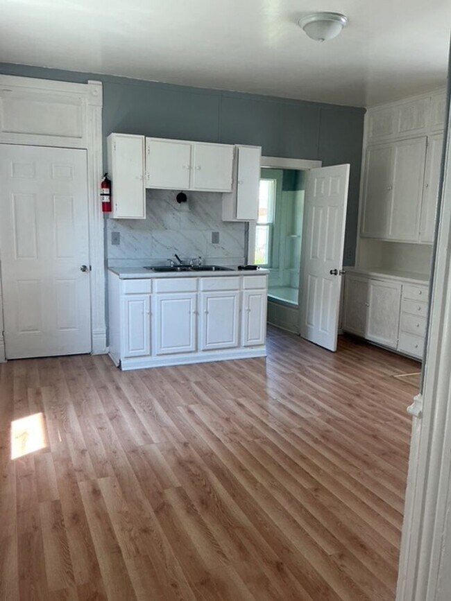 Foto del edificio - 3 Bedroom / 1 Bathroom House in Peoria