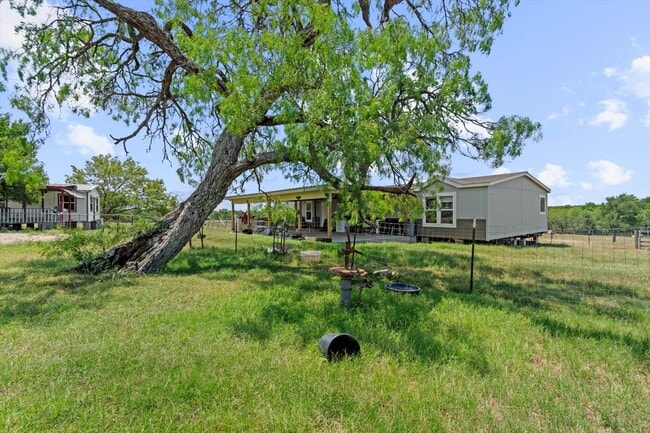 Building Photo - 480 Grandpa Rd