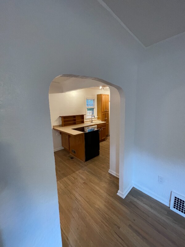 Building Photo - 917 W Magnolia St