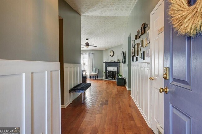 Building Photo - 20 Bellaire Ln