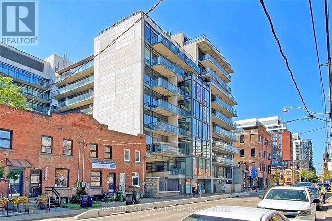 Photo du bâtiment - 461 Adelaide St W