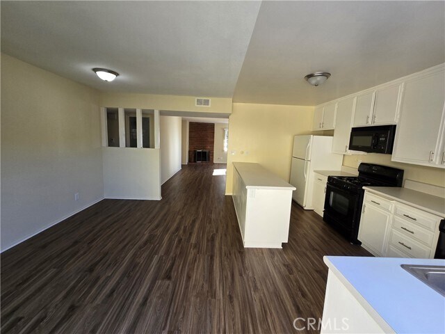 Foto del edificio - 359 Woodland Pl