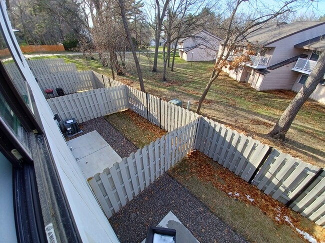 Building Photo - 3215 Fairfax St