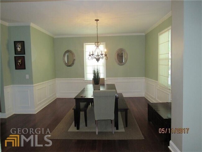 Building Photo - 353 Ormond St SE