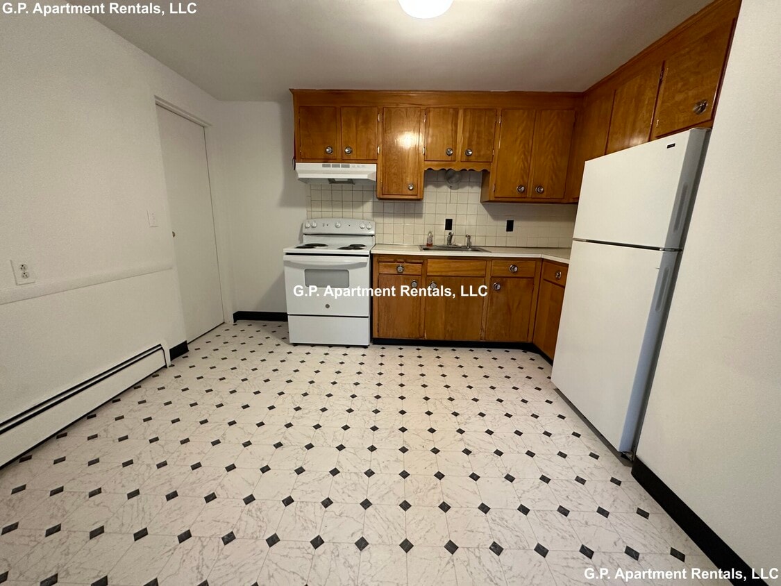 37 Montvale Ave Unit 8, Woburn, MA 01801 Condo for Rent in Woburn, MA