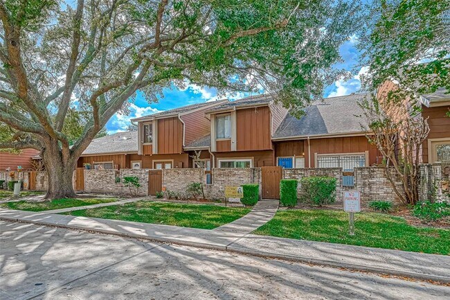 Foto del edificio - 12670 Newbrook Dr