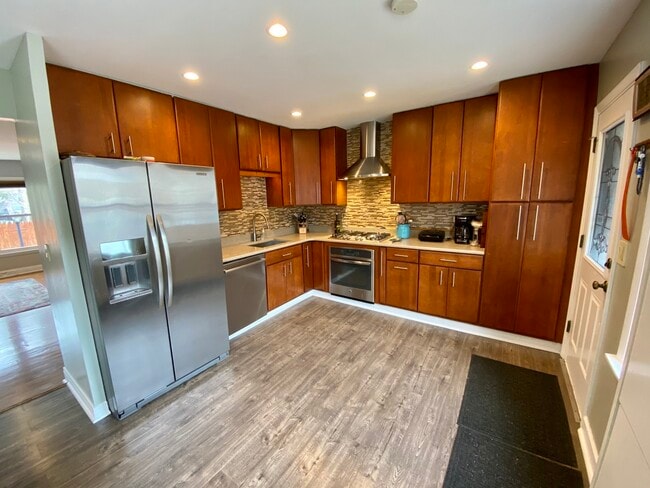 Foto del edificio - 5526 W Windsor Ave