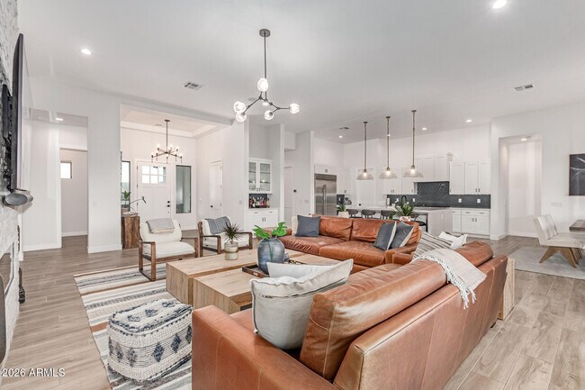 Foto del edificio - 13924 Dyer Ln