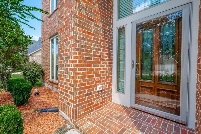 Foto del edificio - 16010 Juniper Shores Dr