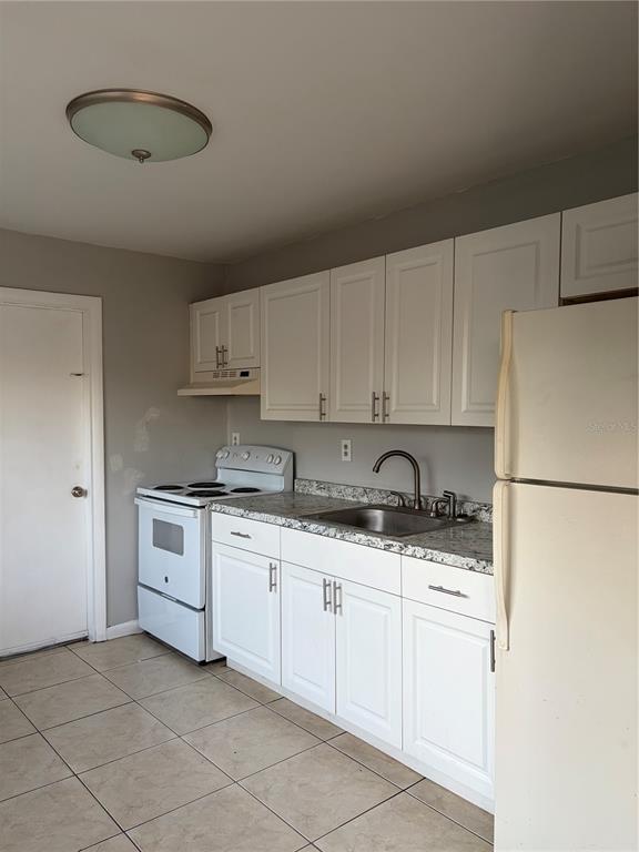 Building Photo - 5793 Oleander Dr