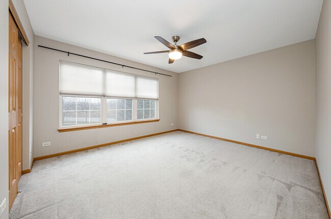 Foto del edificio - 708 Woodewind Dr